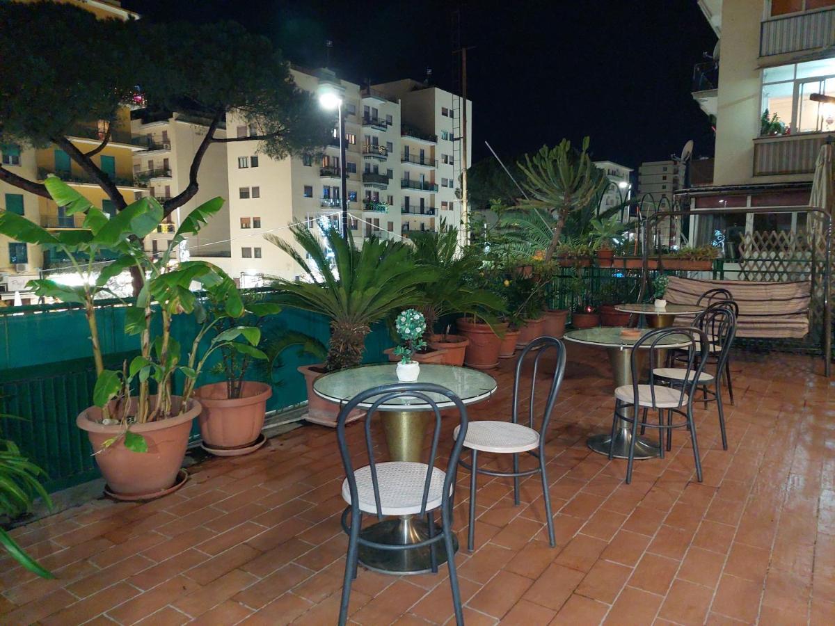 Ferienwohnung Domus Cesare Neapel Exterior foto